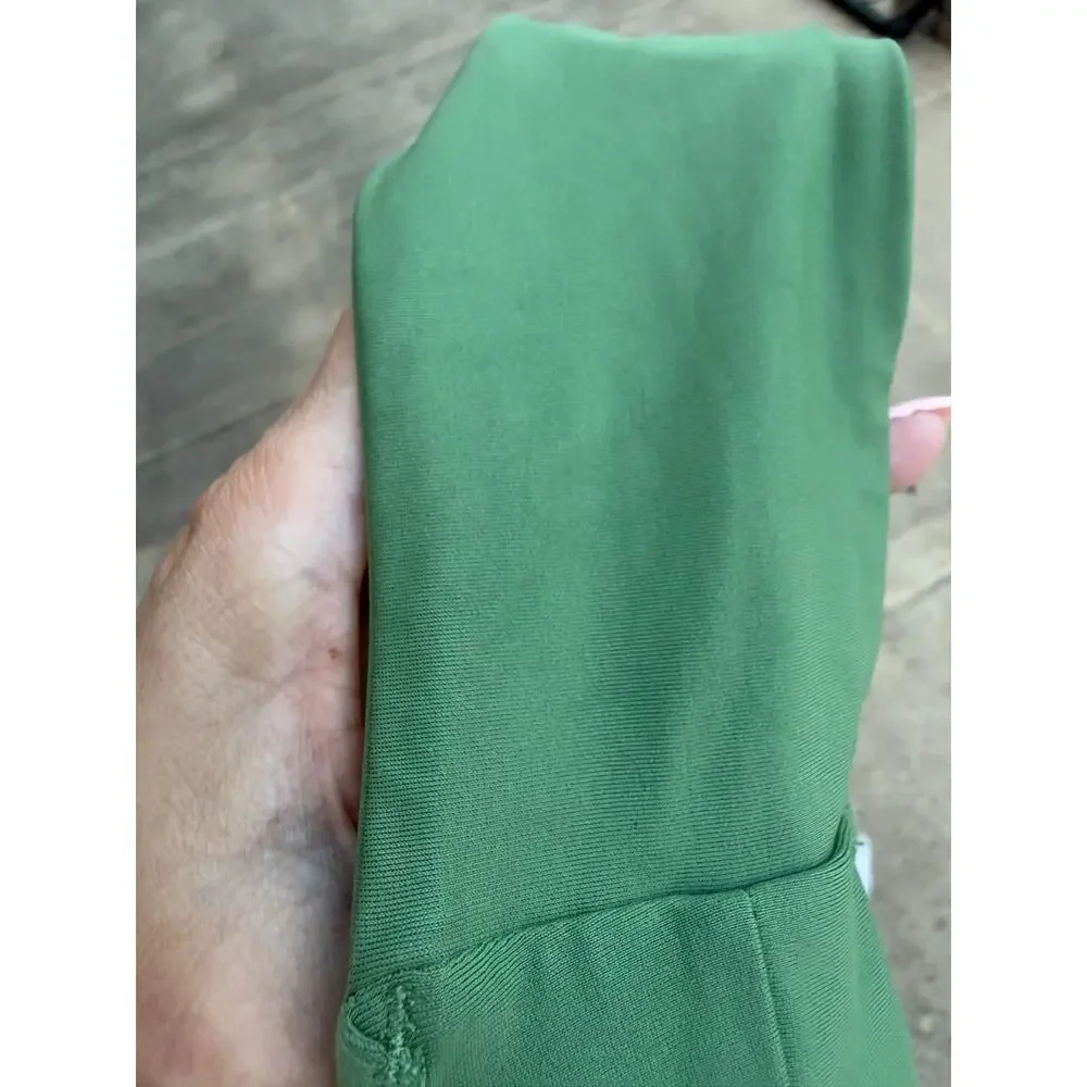 Lululemon Waterside V-Neck Cedar Green One Piece Swimsuit 8 Plunge Resort READ